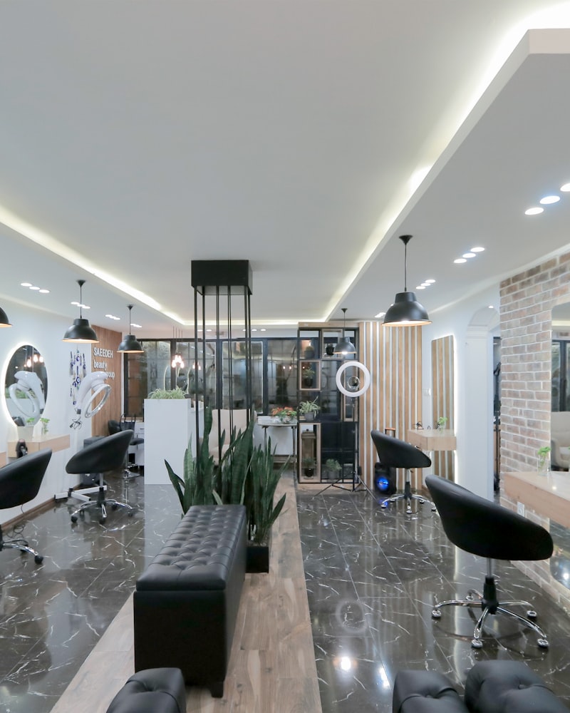 Salons & Beauty